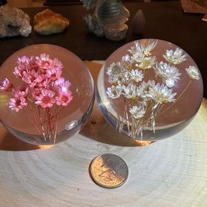 Crystal ball with flowers